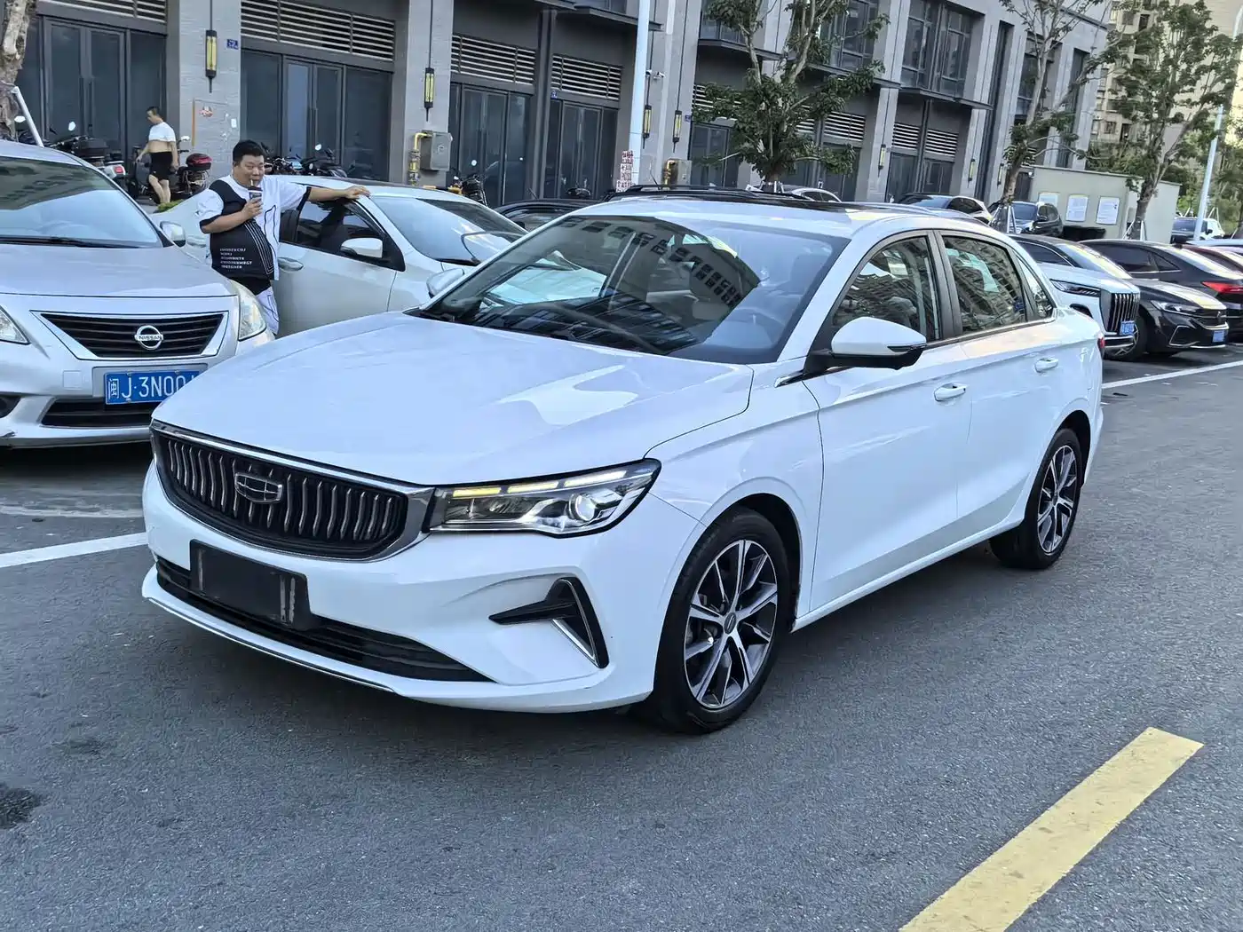 Geely Emgrand 2021