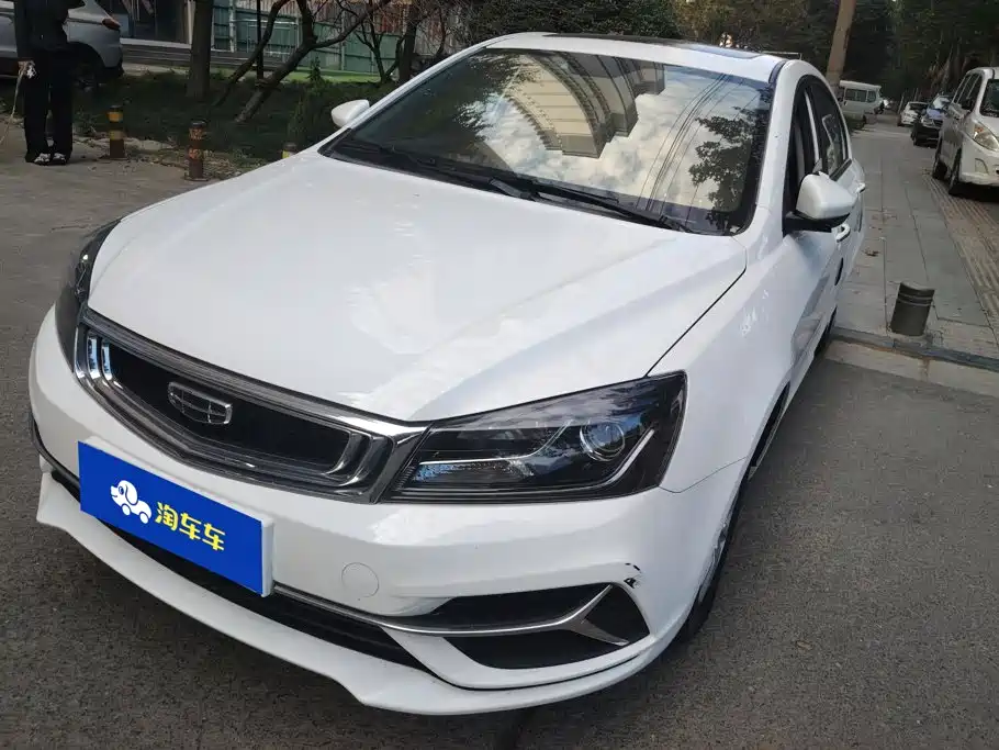 Geely Emgrand 2021