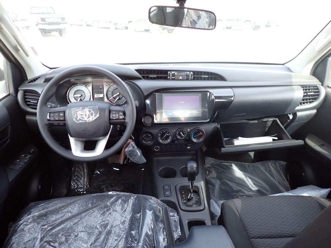 Toyota Hilux 2.7 л 2026 г. Чёрный