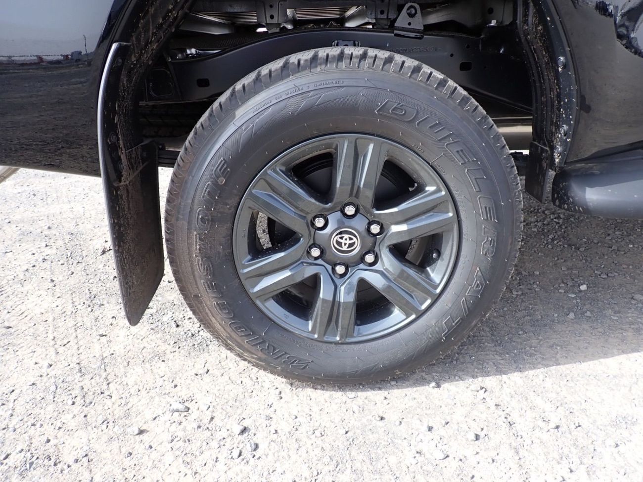 Toyota Hilux 2.7 л 2026 г. Чёрный