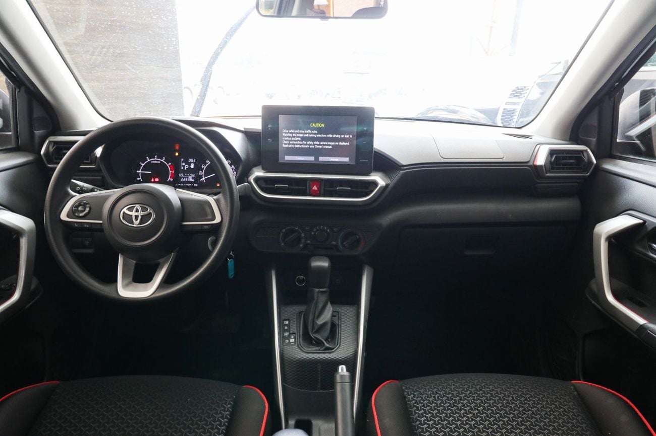 Toyota Raize 1.0 л 2023 г. Чёрный