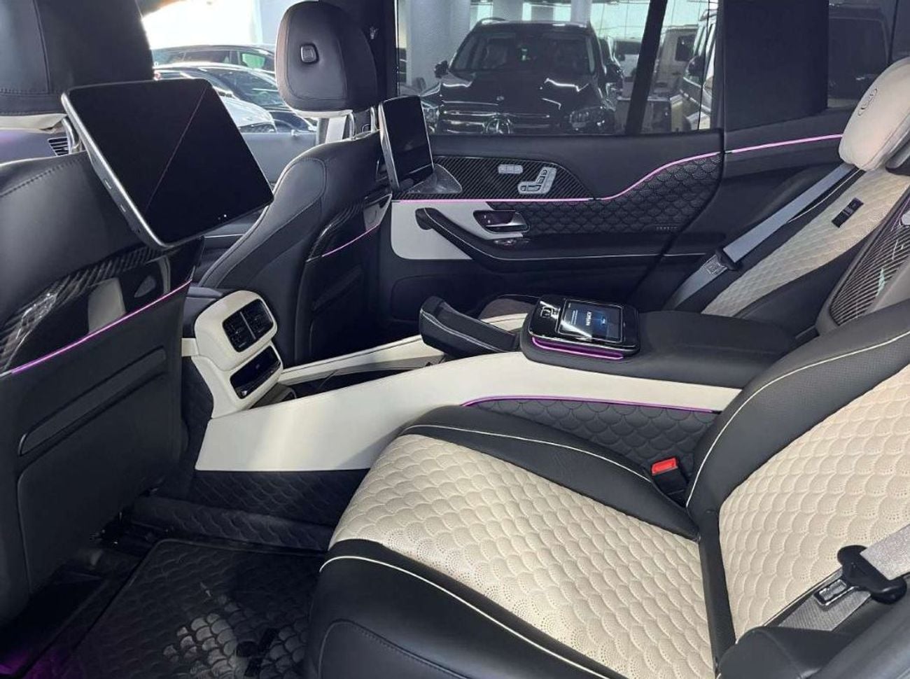 Mercedes Benz Gls600 Maybach 4.0 л 2023 г. Белый