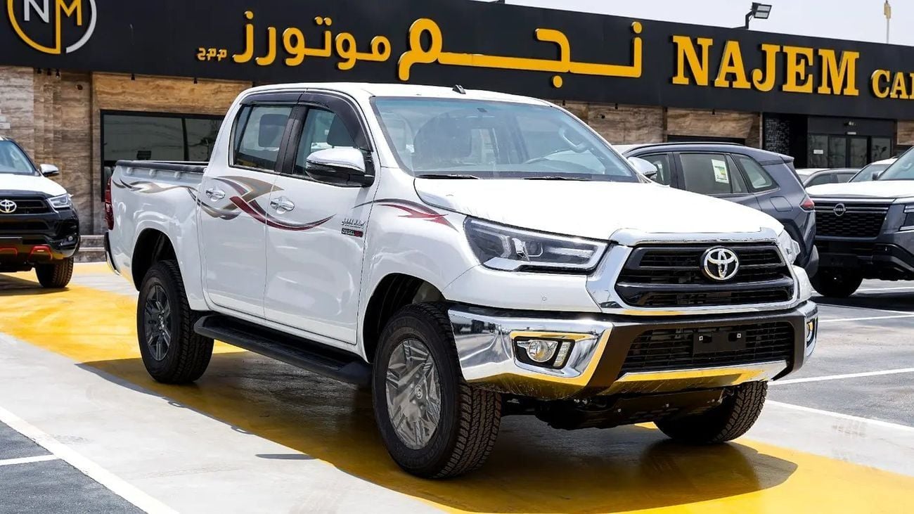 Toyota Hilux 2.5 л 2026 г. Белый