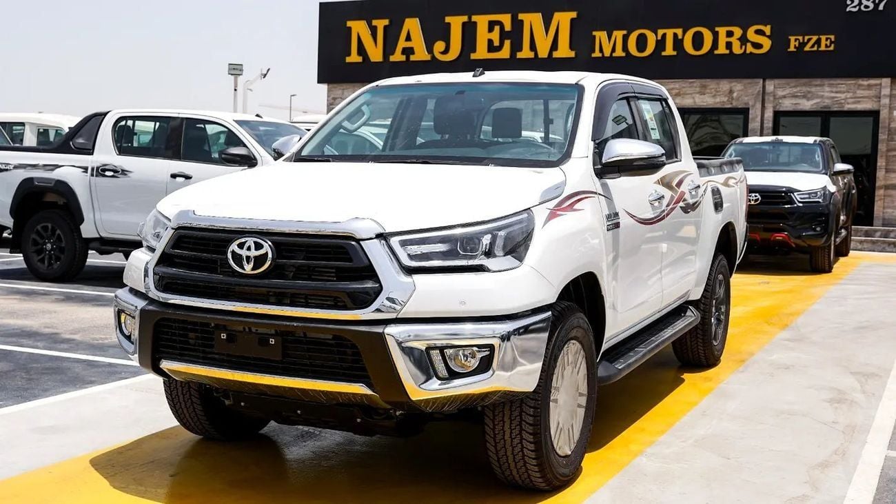 Toyota Hilux 2.5 л 2026 г. Белый
