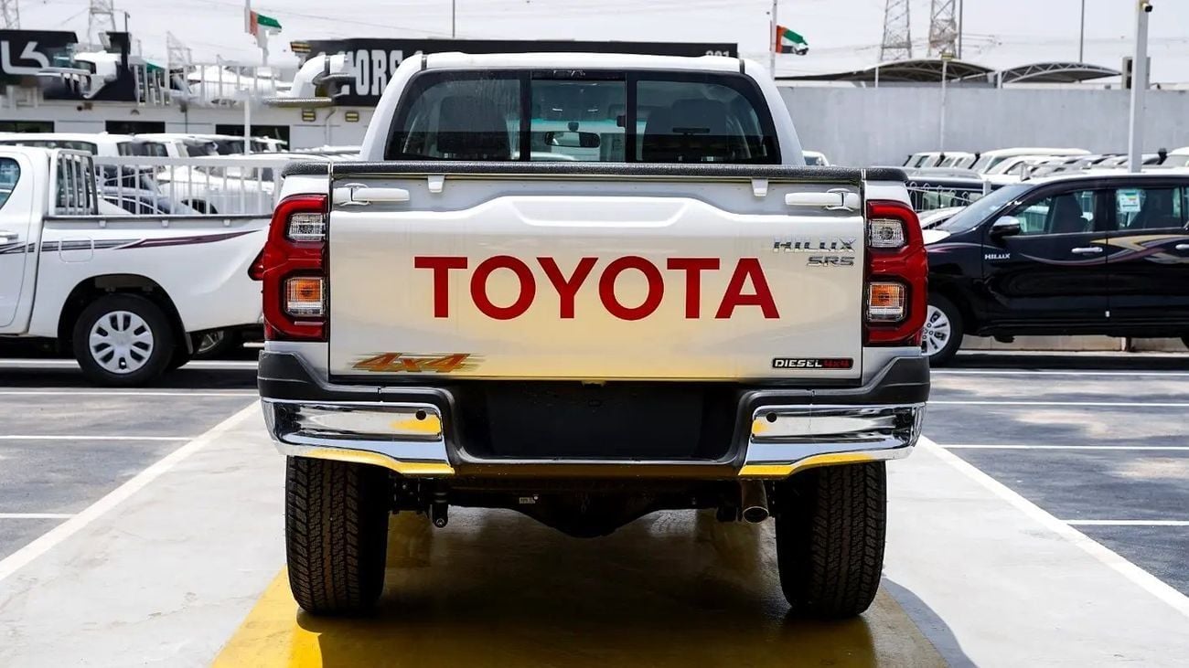 Toyota Hilux 2.5 л 2026 г. Белый