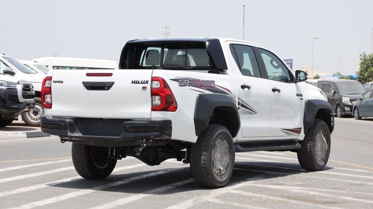 Toyota Hilux 4.0 л 2026 г. Белый, пробег 10 км