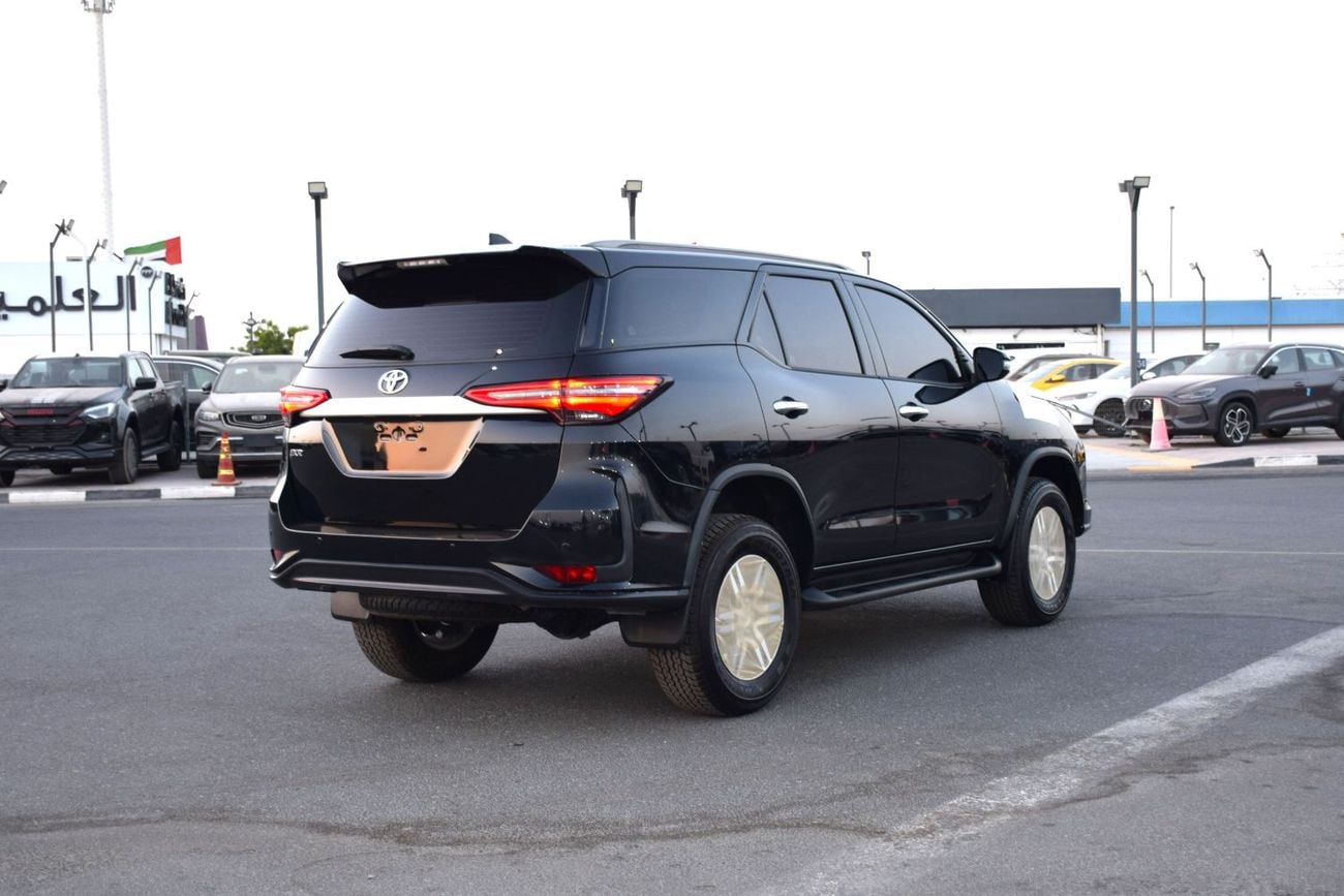 Toyota Fortuner 2.7 л 2026 г. Чёрный