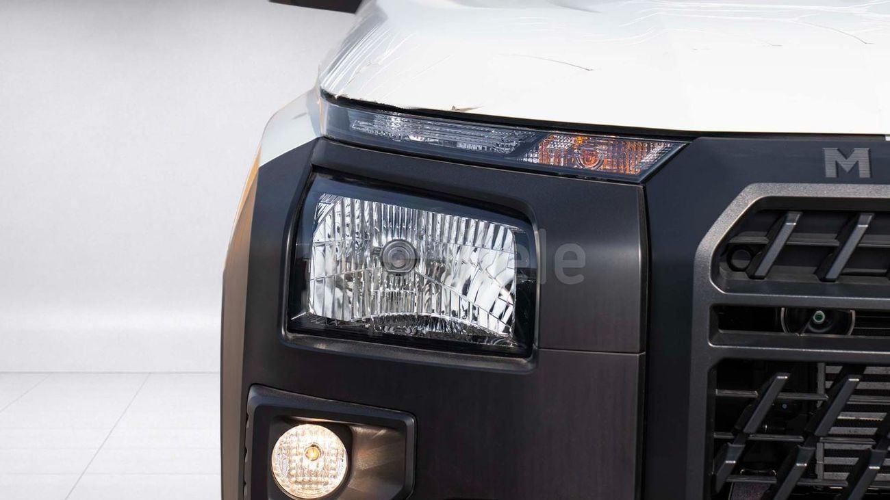 Mitsubishi L200 2.4 л 2027 г. Белый