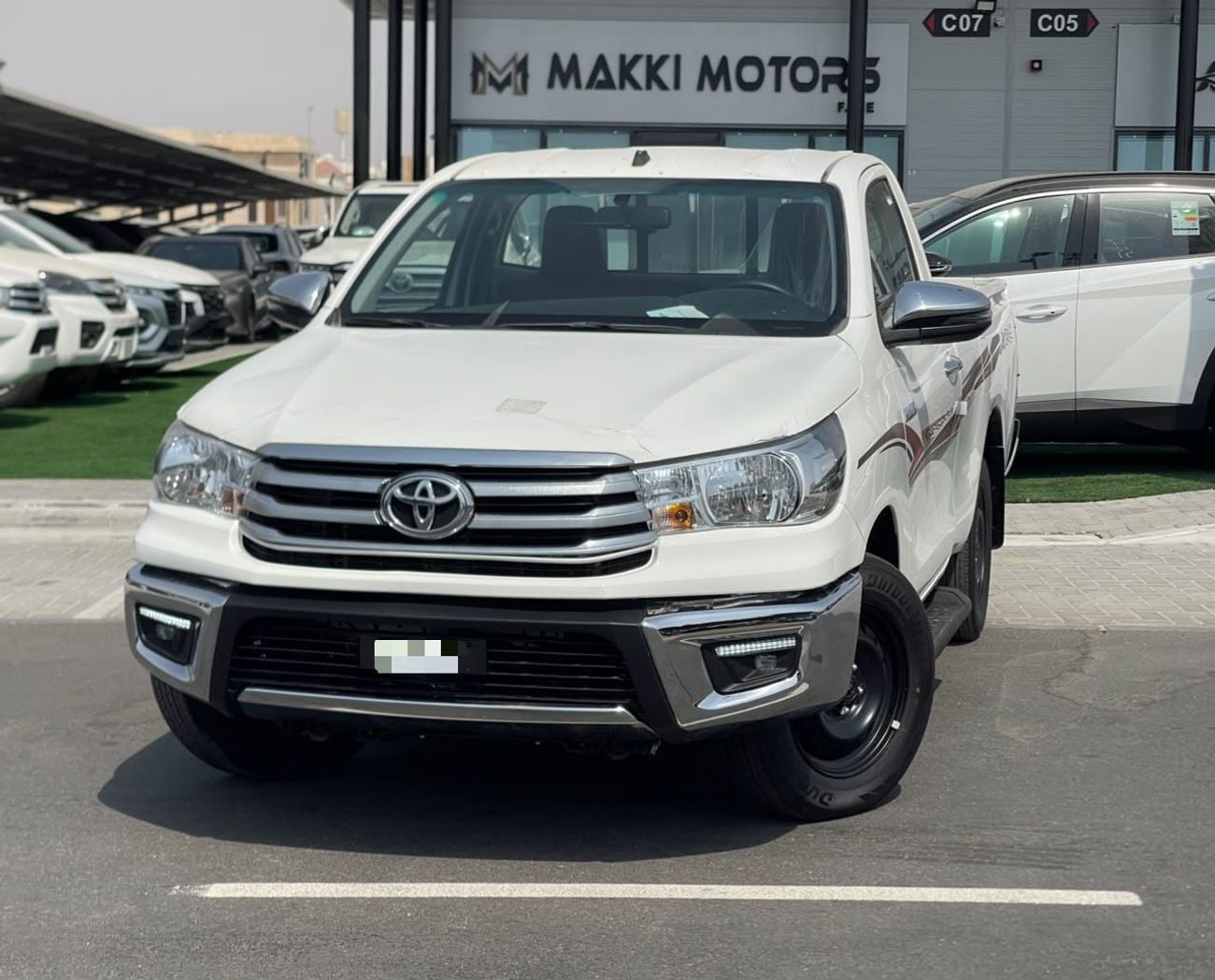 Toyota Hilux 2.0 л 2026 г. Белый