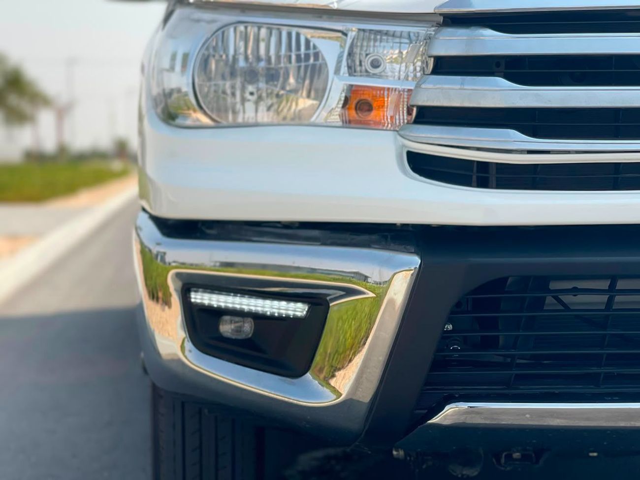 Toyota Hilux 2.0 л 2026 г. Белый
