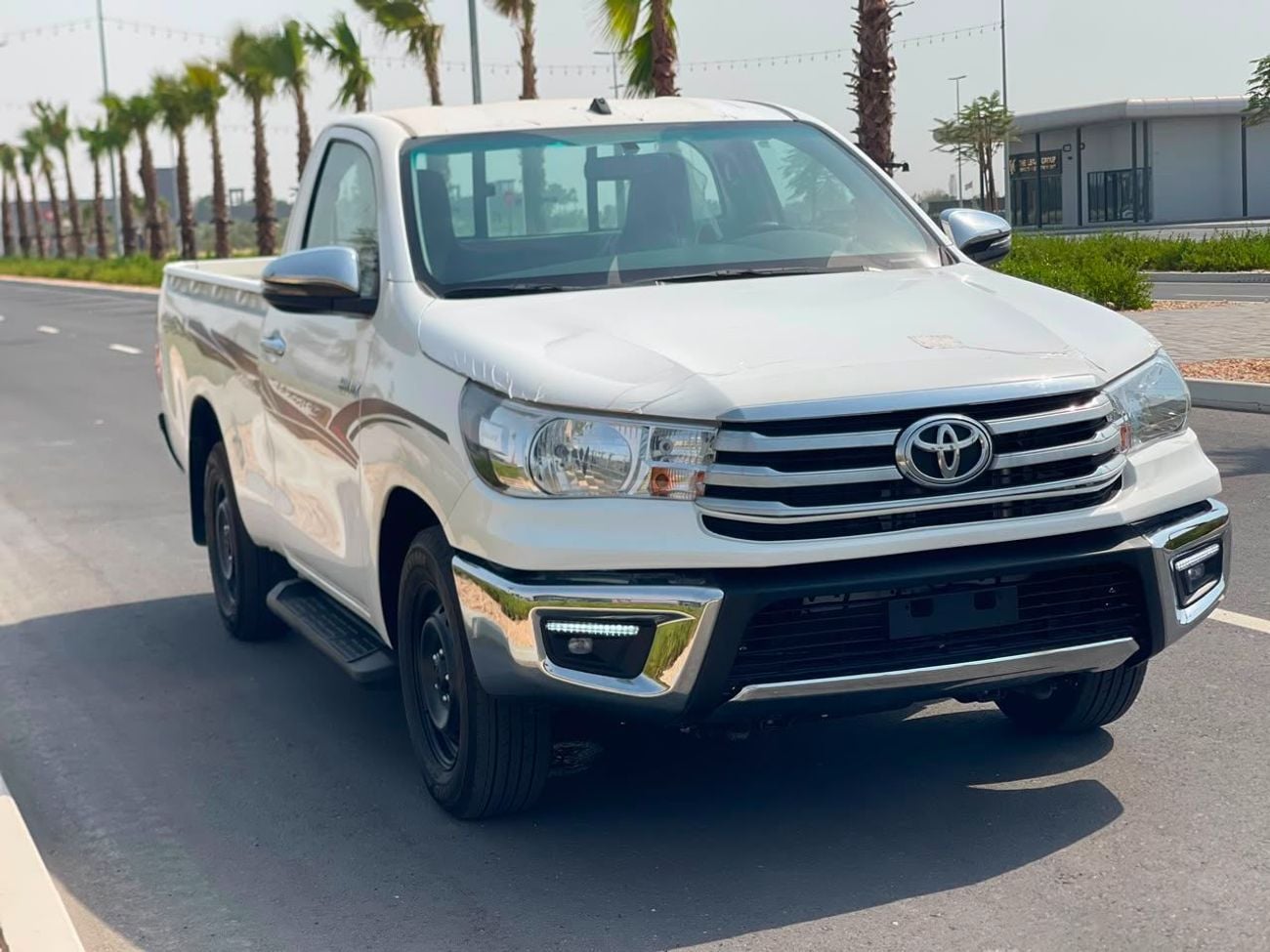 Toyota Hilux 2.0 л 2026 г. Белый