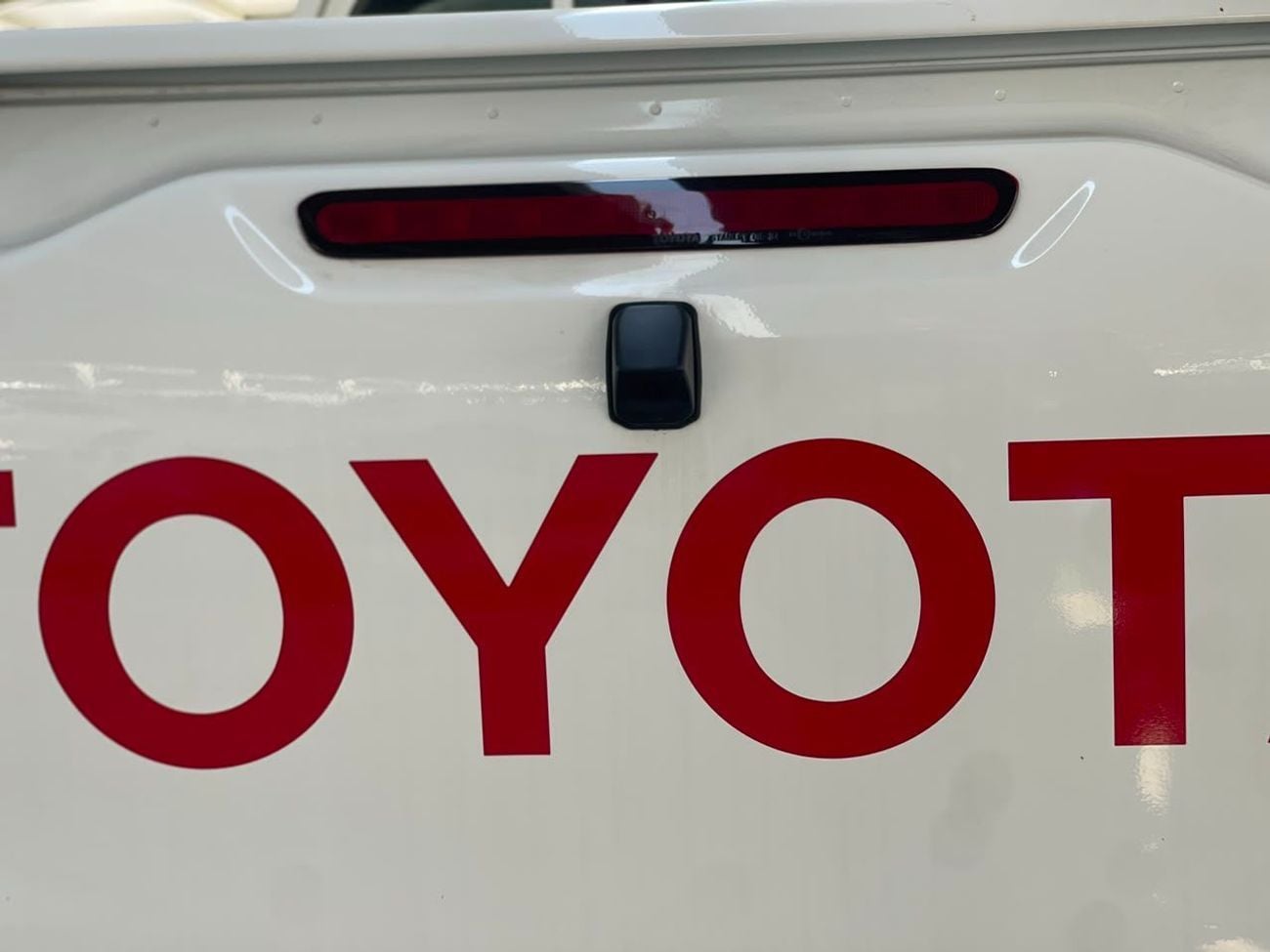 Toyota Hilux 2.0 л 2026 г. Белый