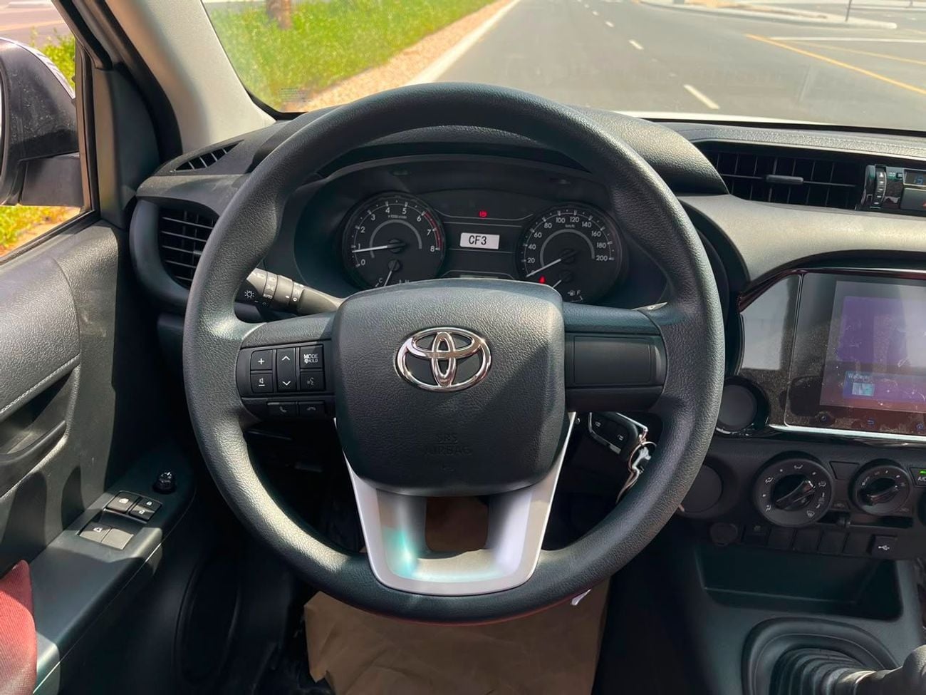Toyota Hilux 2.0 л 2026 г. Белый
