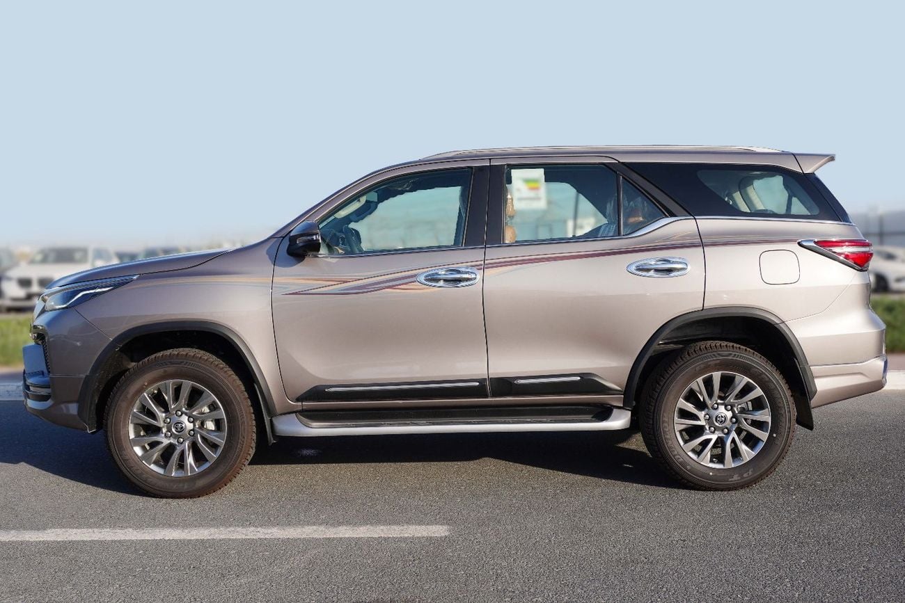 Toyota Fortuner 4.0 л 2026 г. Бронзовый