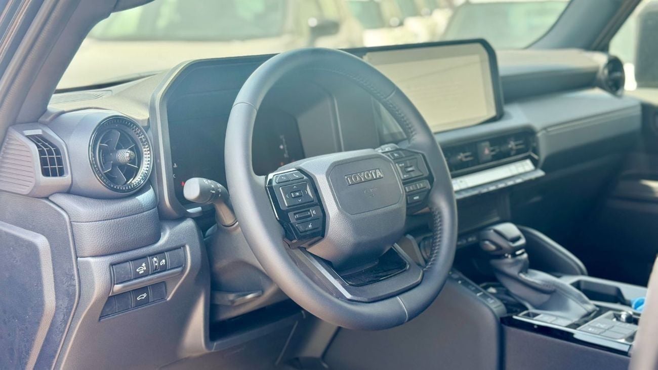 Toyota Prado 2.4 л 2026 г. Чёрный