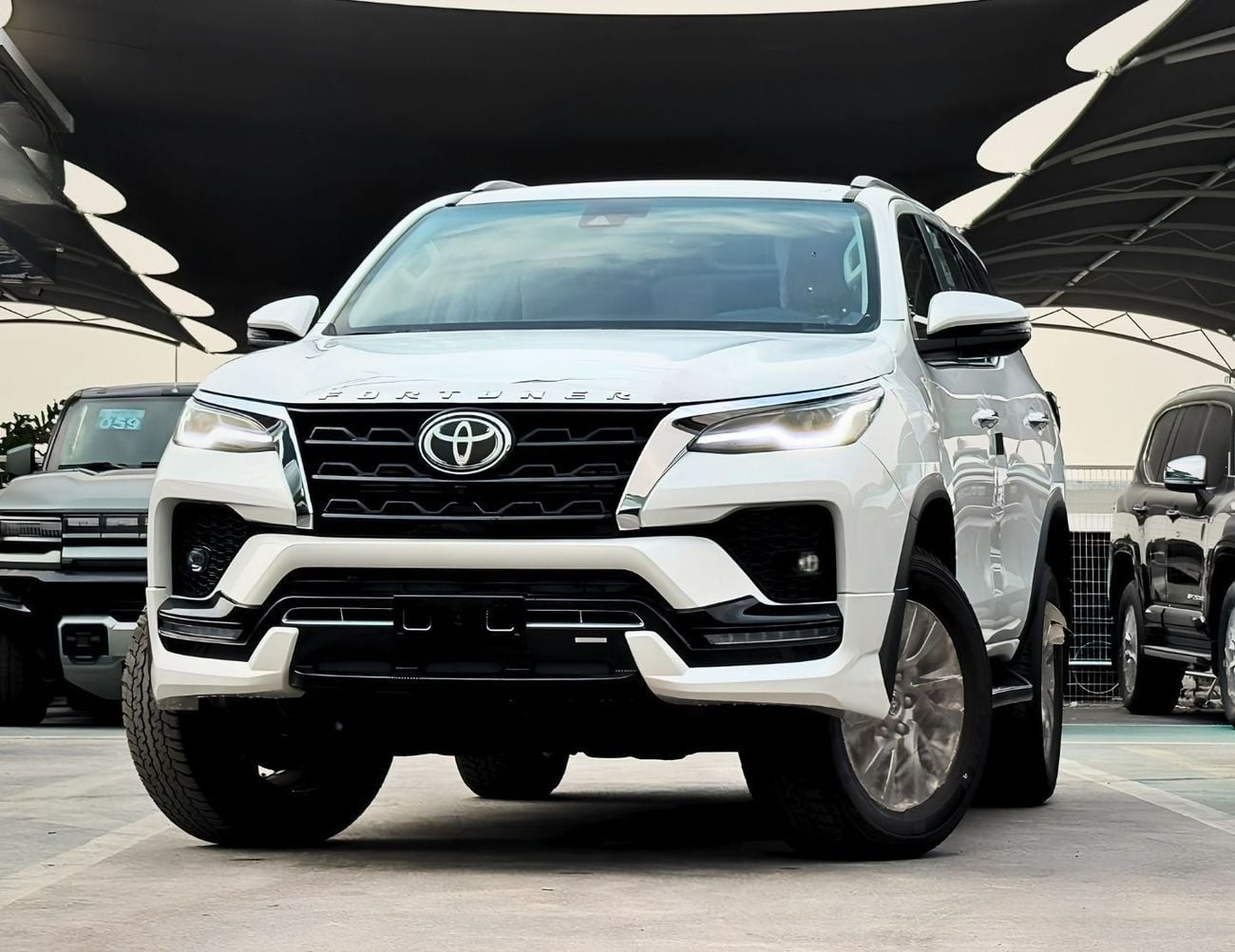 Toyota Fortuner 2.8 л 2026 г. Белый