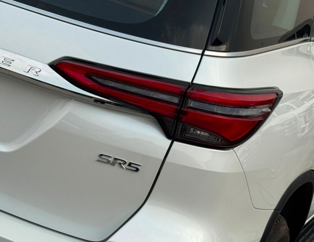 Toyota Fortuner 2.8 л 2026 г. Белый