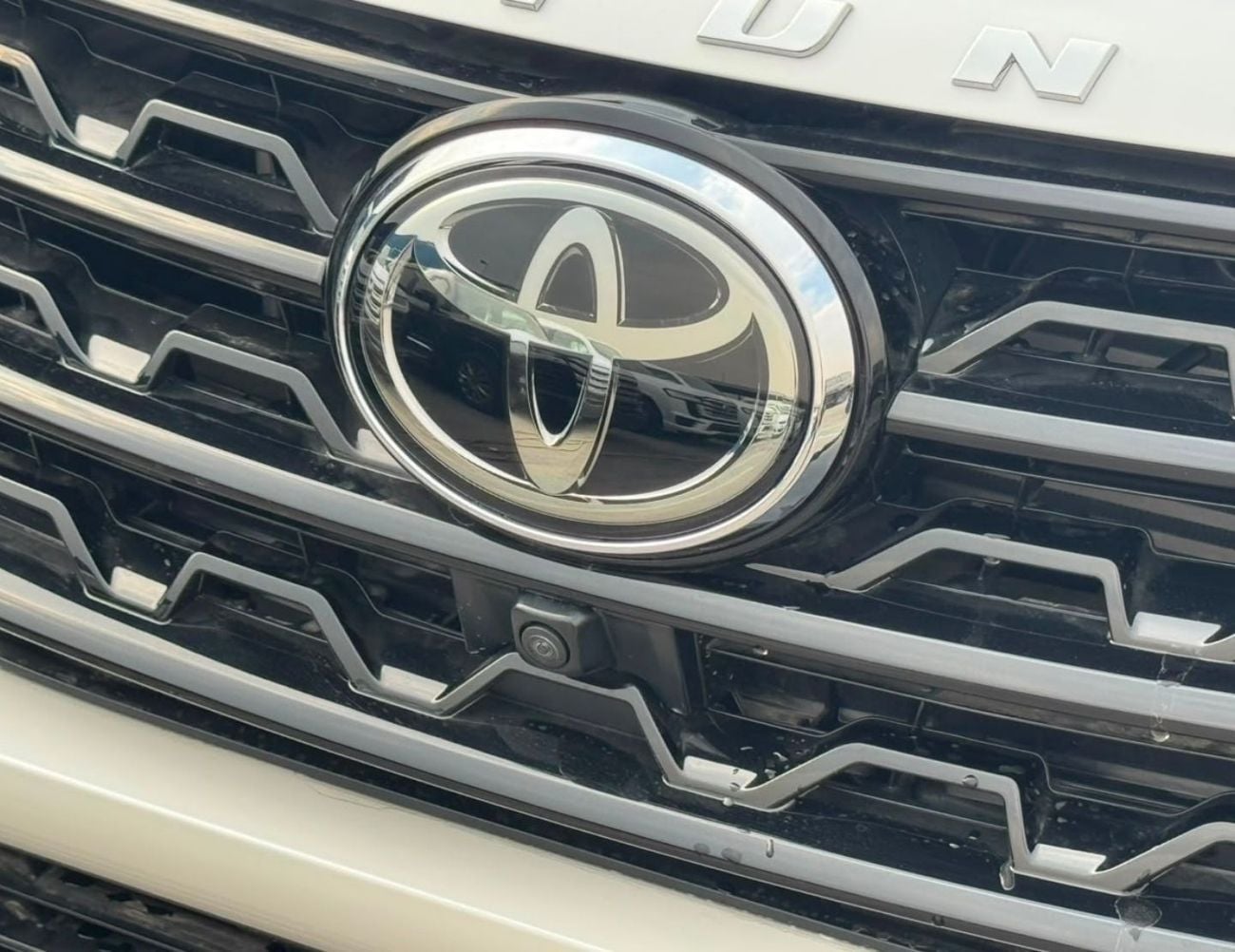 Toyota Fortuner 2.8 л 2026 г. Белый