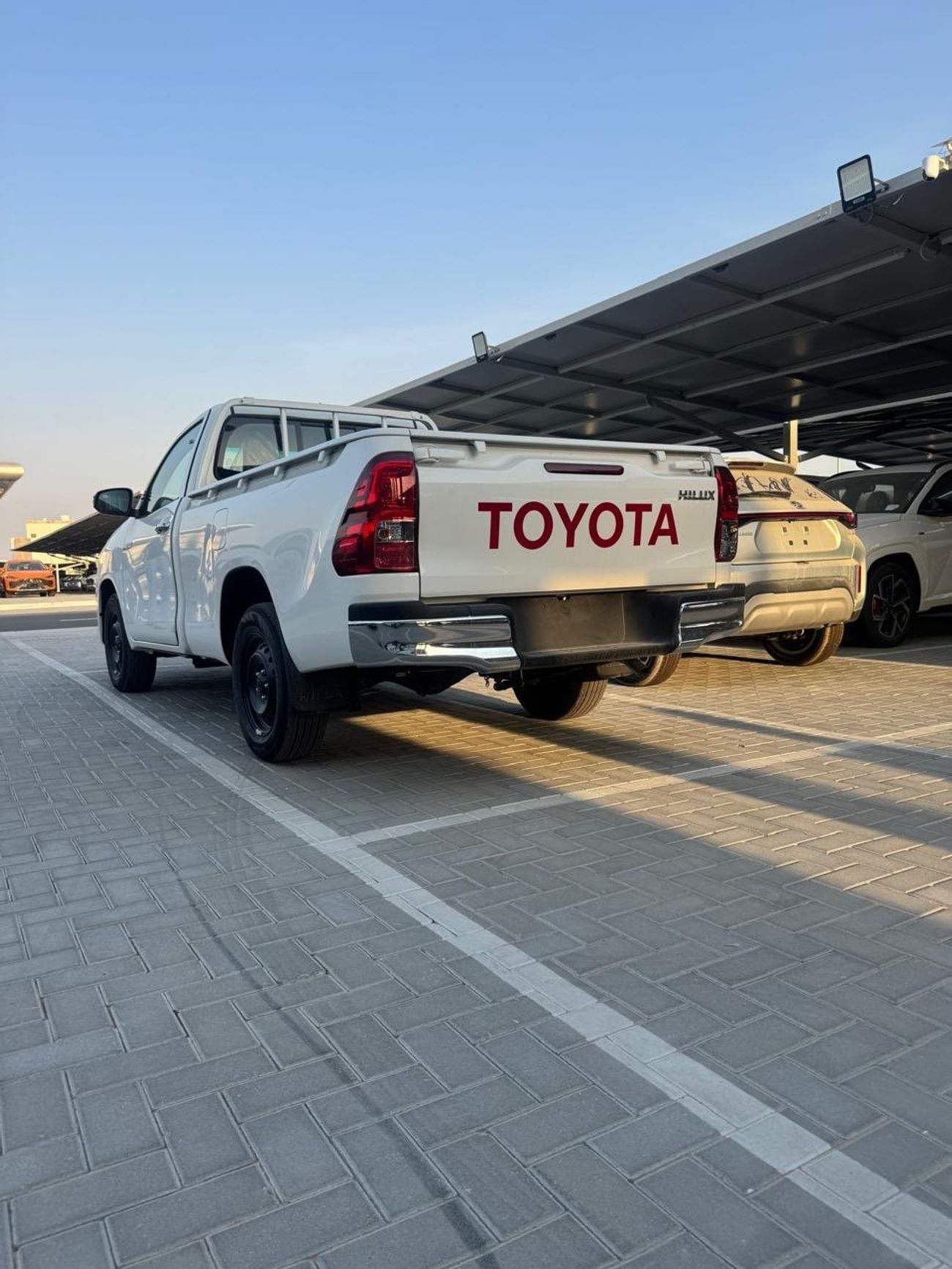 Toyota Hilux 2.0 л 2026 г. Белый
