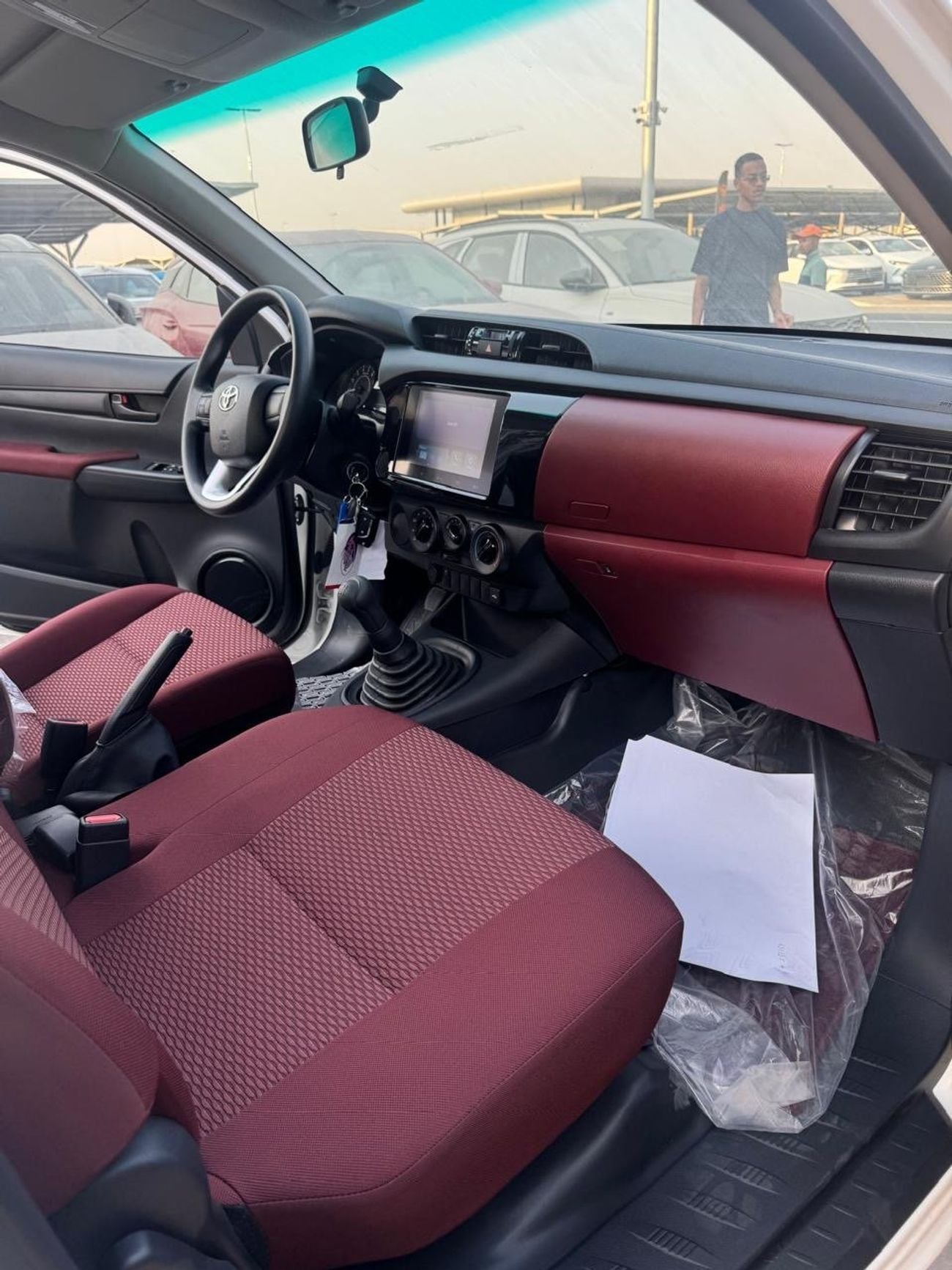 Toyota Hilux 2.0 л 2026 г. Белый