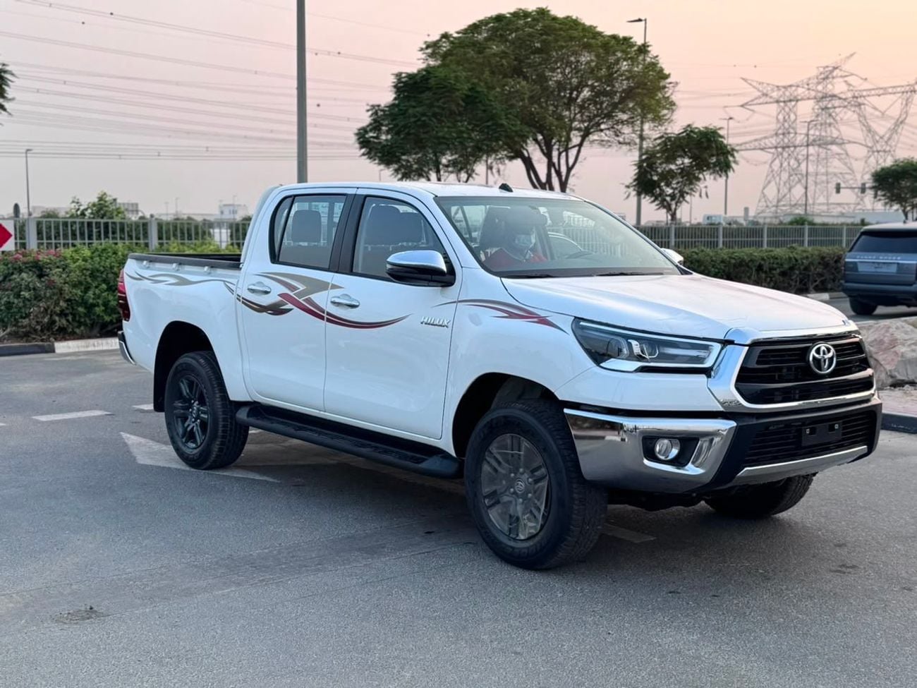 Toyota Hilux 2.7 л 2026 г. Белый