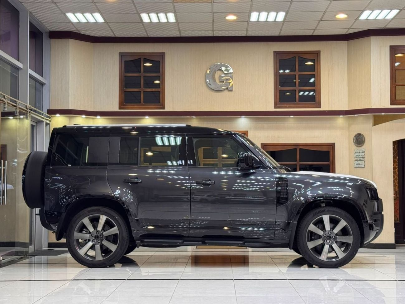 Land Rover Defender 110 3.0 л 2026 г. Серый