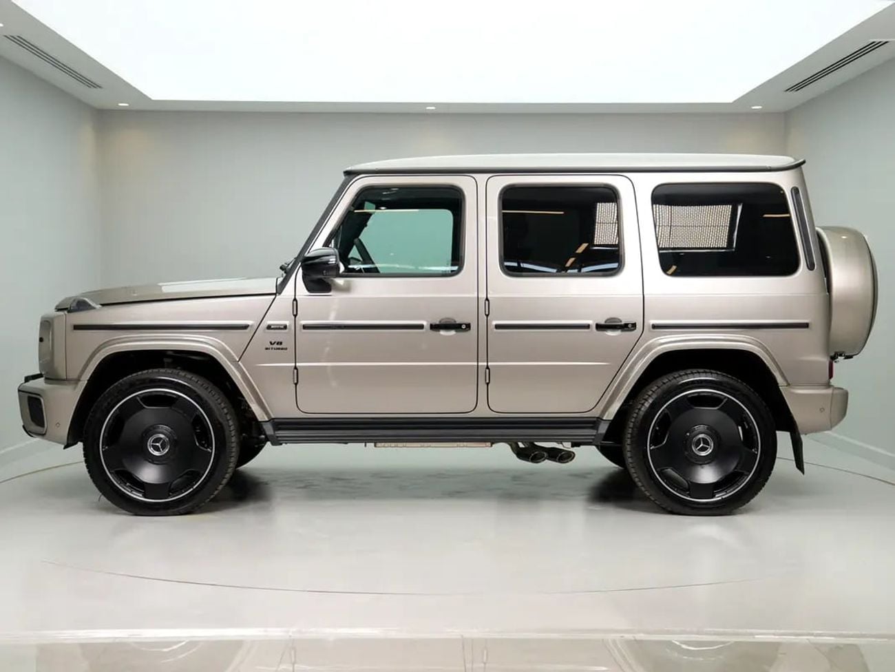 Mercedes Benz G63 AMG 4.0 л 2025 г. Серебристый