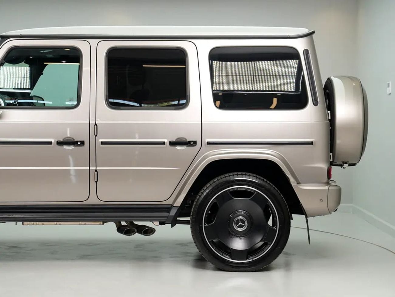 Mercedes Benz G63 AMG 4.0 л 2025 г. Серебристый