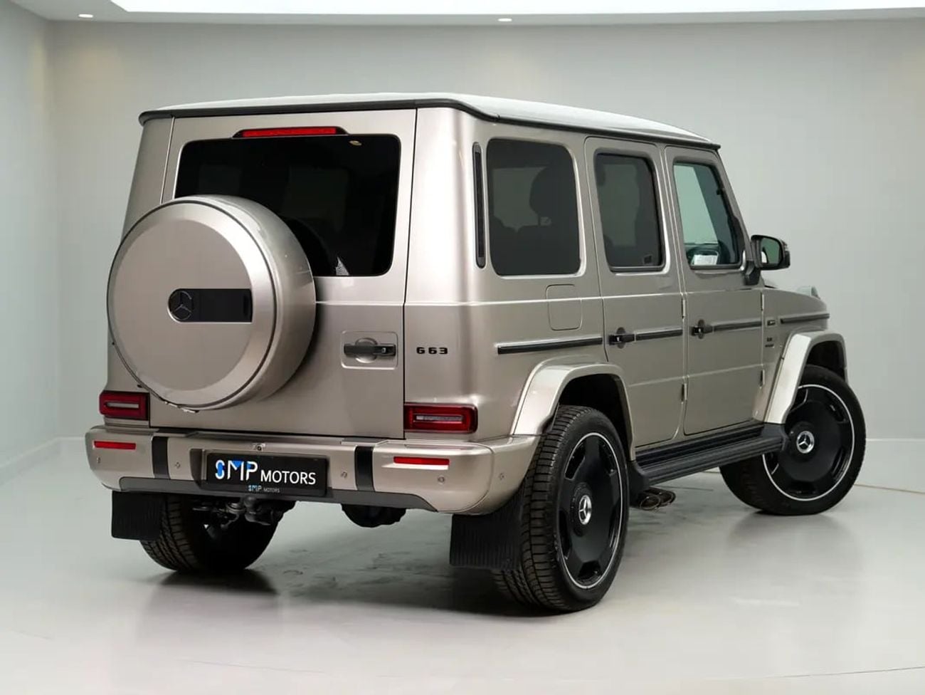 Mercedes Benz G63 AMG 4.0 л 2025 г. Серебристый
