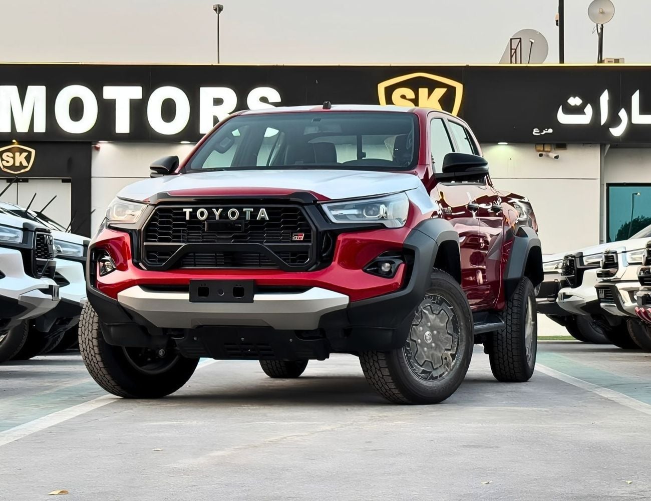 Toyota Hilux 2.8 л 2026 г. Красный