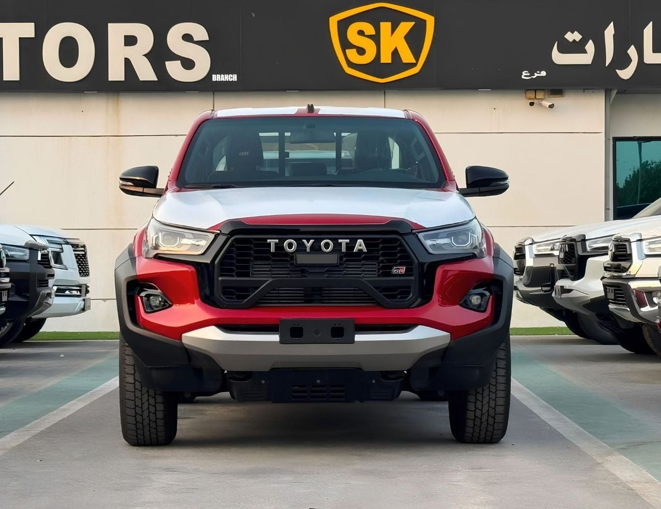 Toyota Hilux 2.8 л 2026 г. Красный