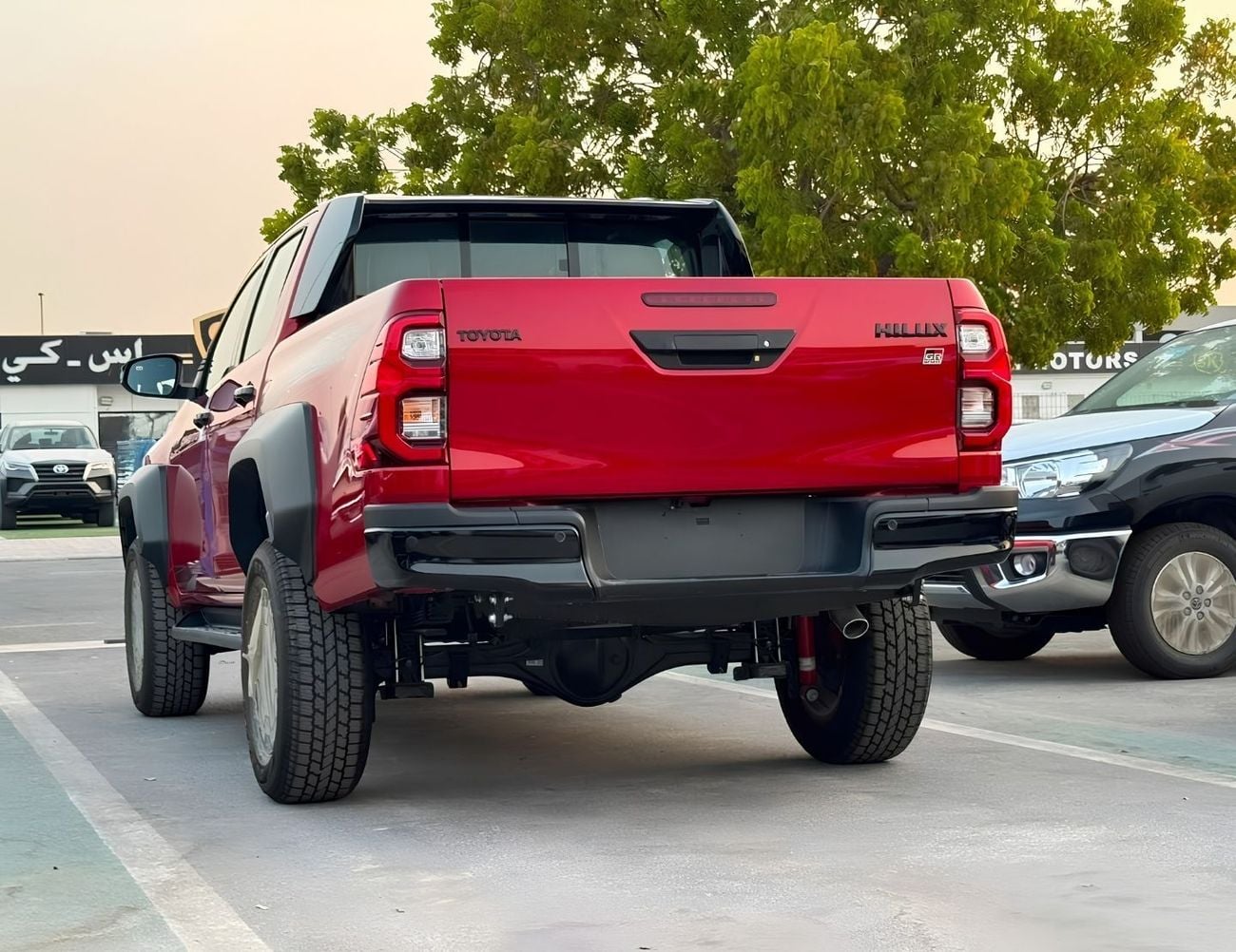 Toyota Hilux 2.8 л 2026 г. Красный