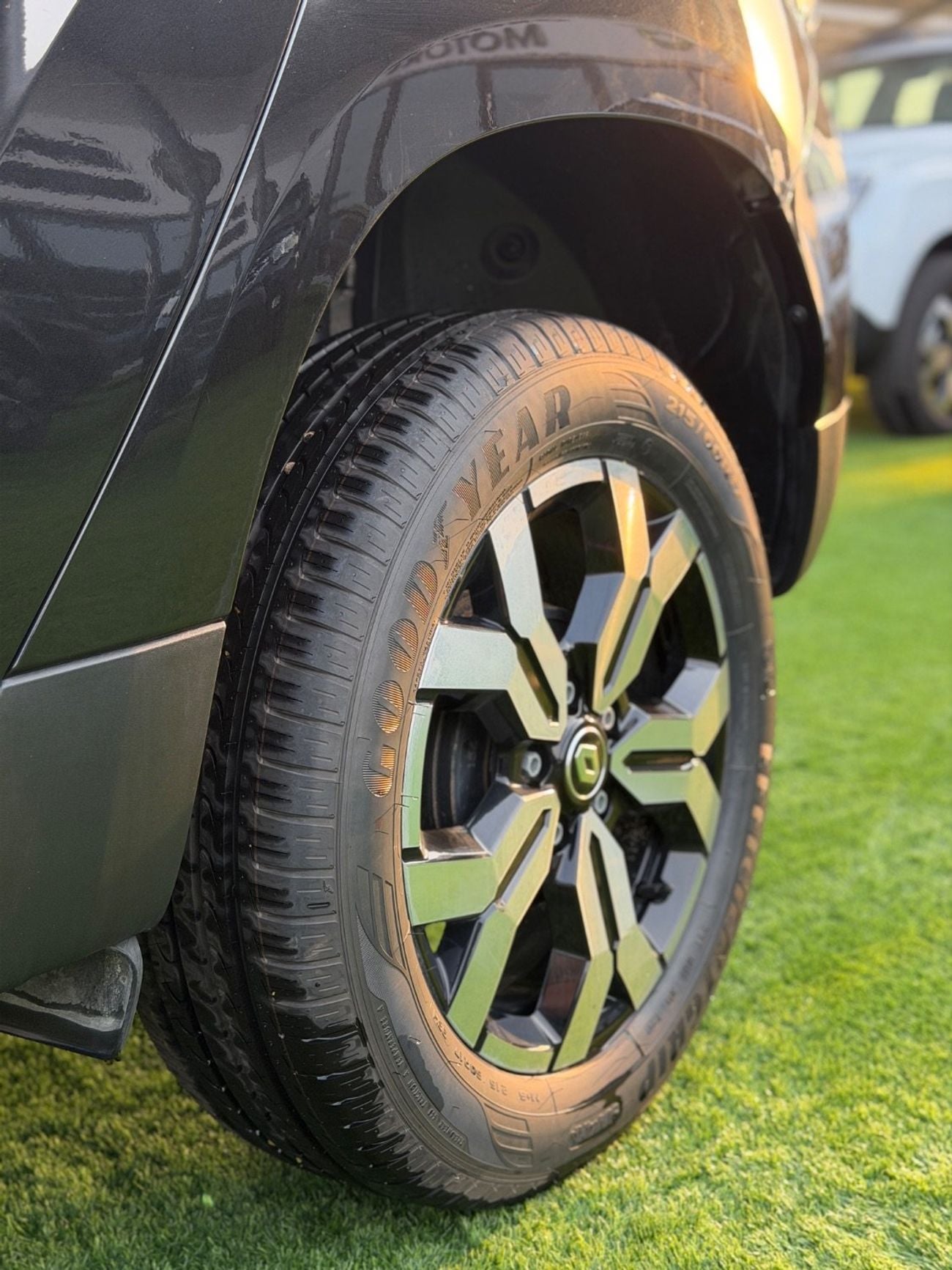 Renault Duster 1.6 л 2025 г. Чёрный