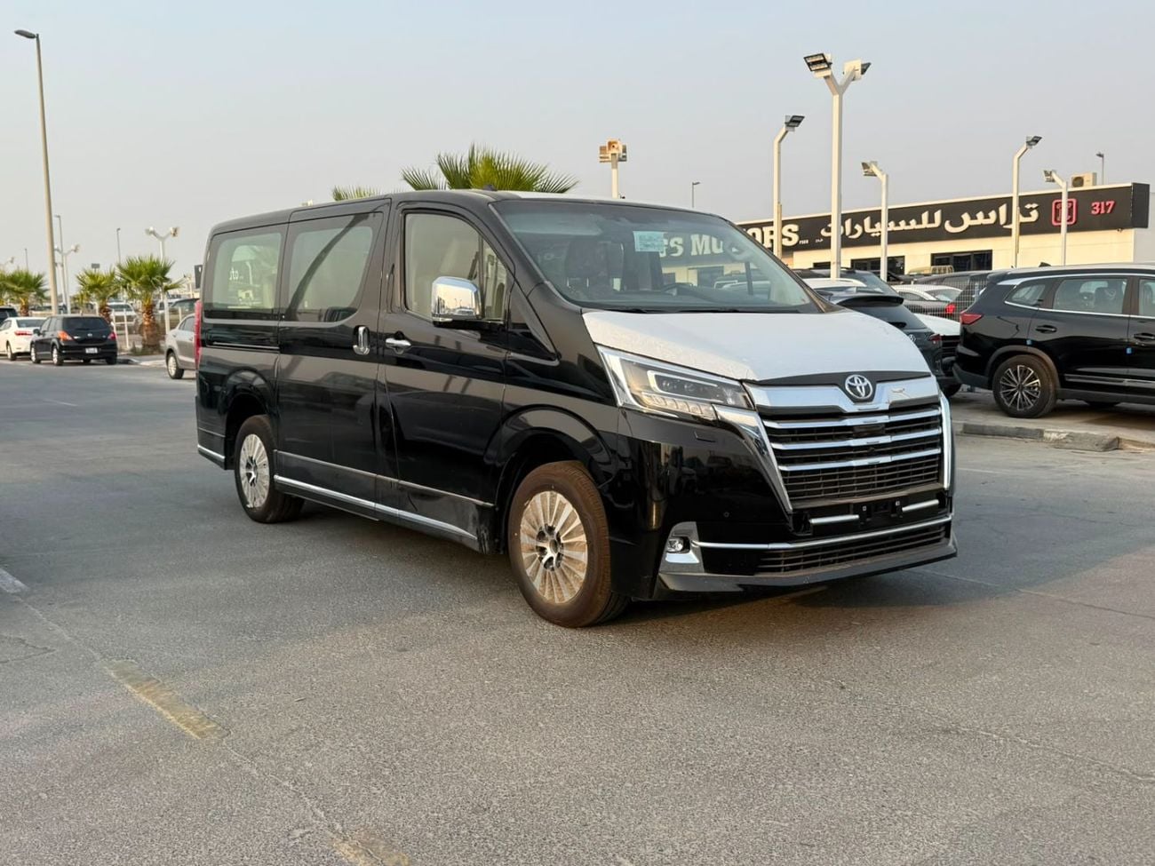 Toyota Granvia 3.5 л 2026 г. Чёрный