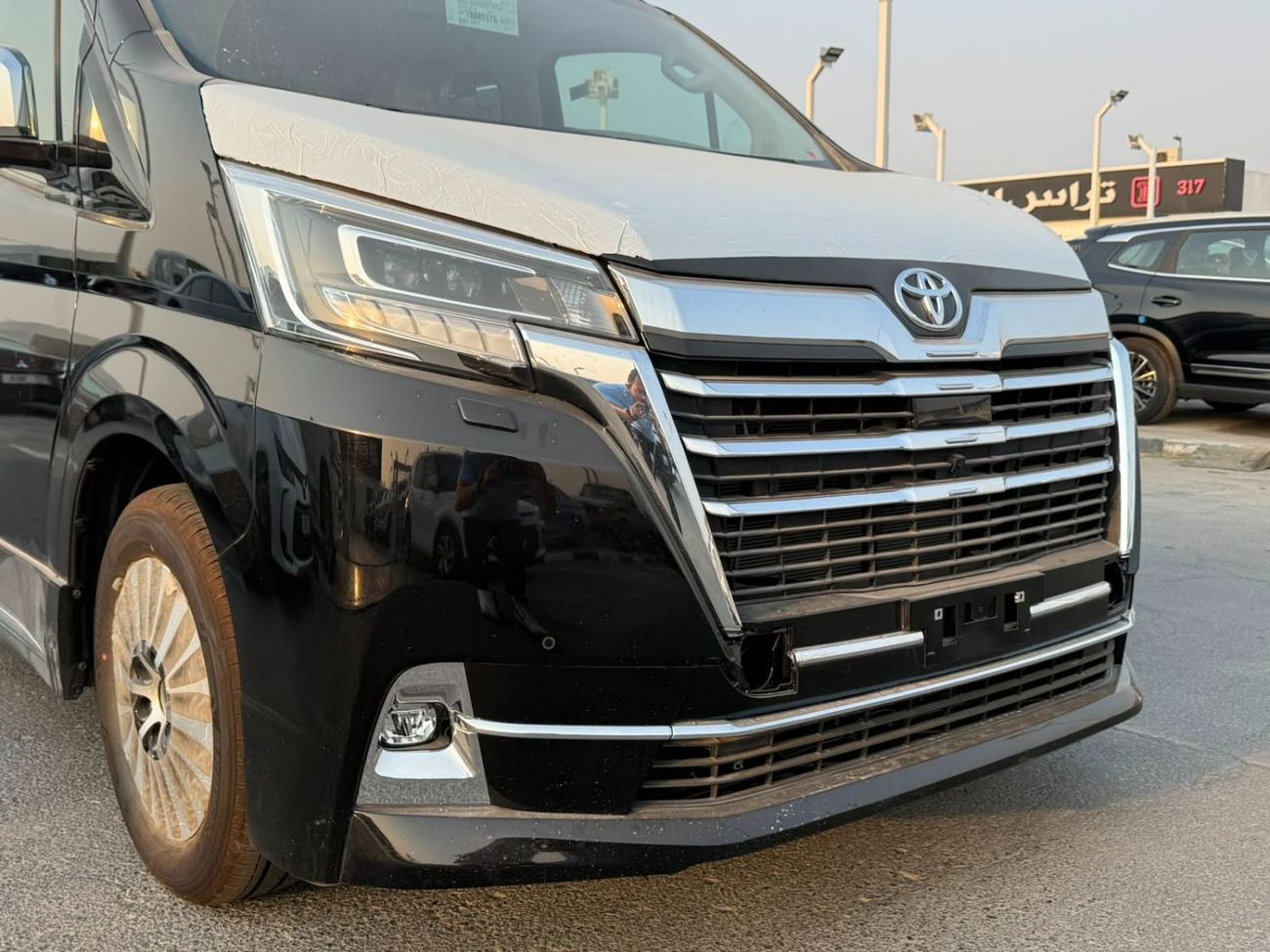 Toyota Granvia 3.5 л 2026 г. Чёрный