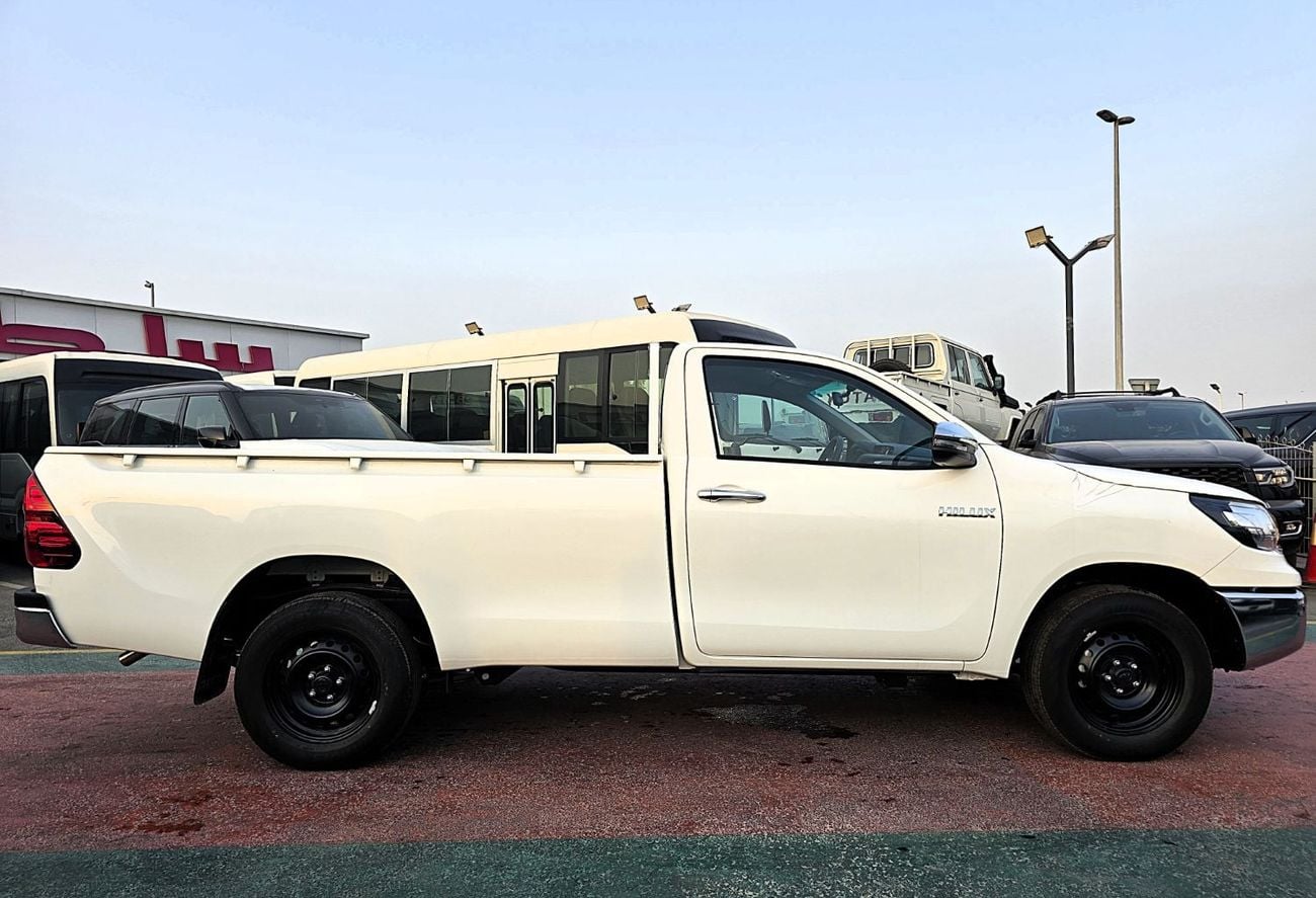 Toyota Hilux 2.4 л 2026 г. Белый
