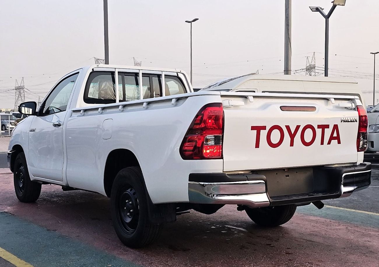Toyota Hilux 2.4 л 2026 г. Белый