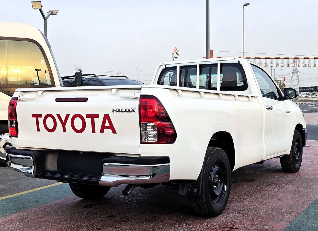 Toyota Hilux 2.4 л 2026 г. Белый