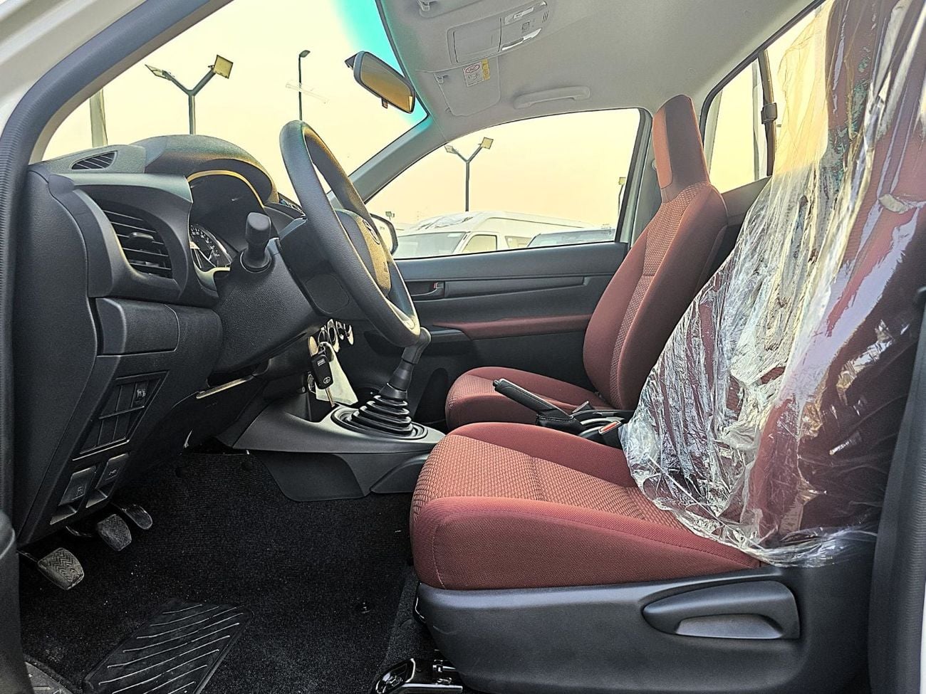 Toyota Hilux 2.4 л 2026 г. Белый