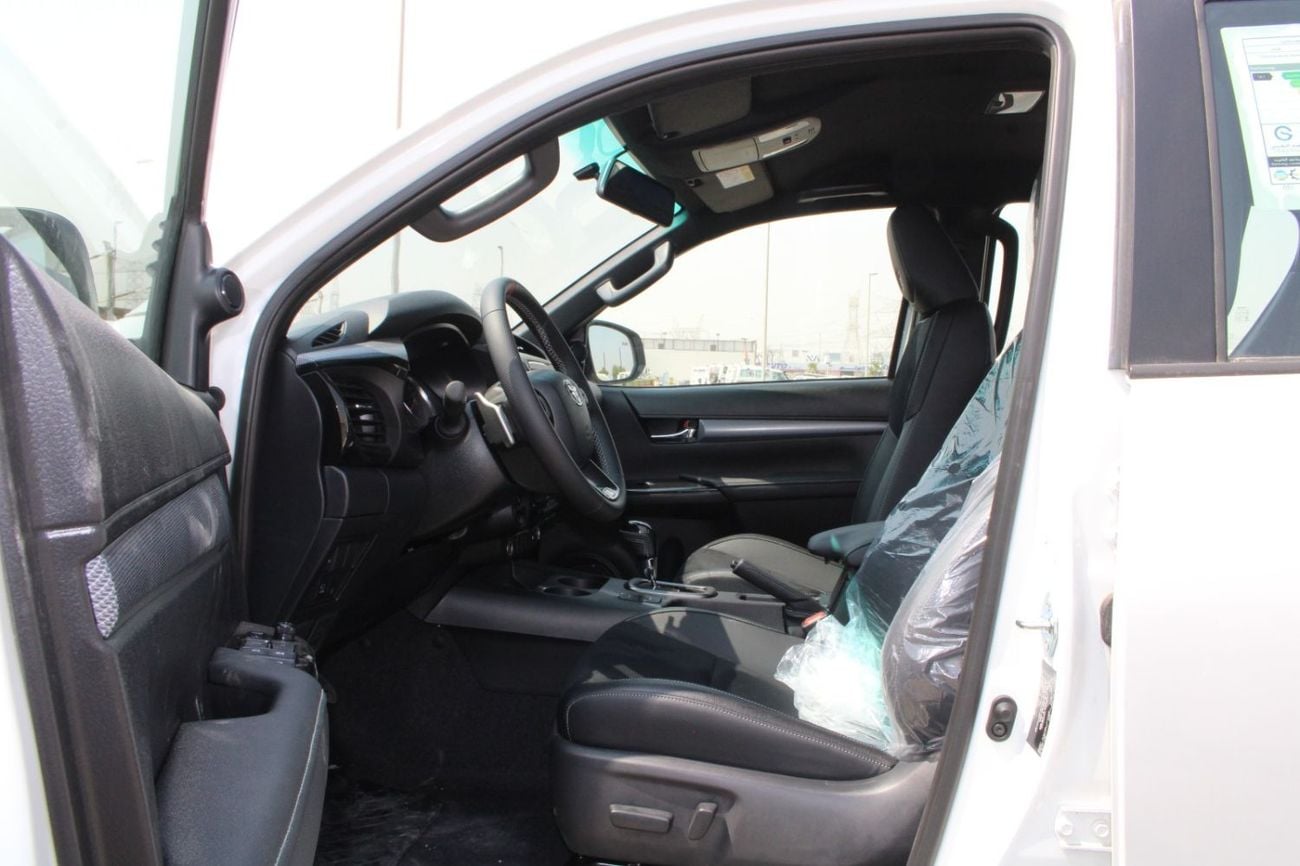 Toyota Hilux 2.8 л 2026 г. Белый