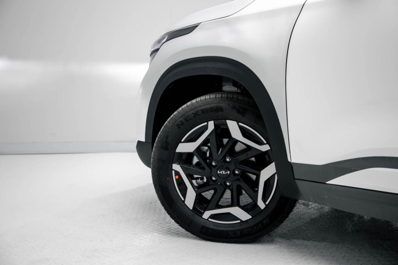 Kia Seltos 1.5 л 2025 г. Белый