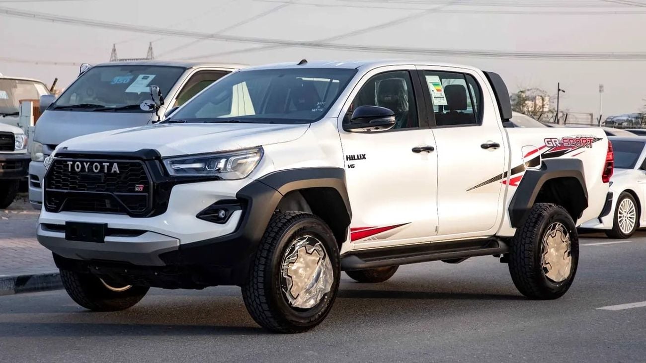 Toyota Hilux 4.0 л 2026 г. Белый