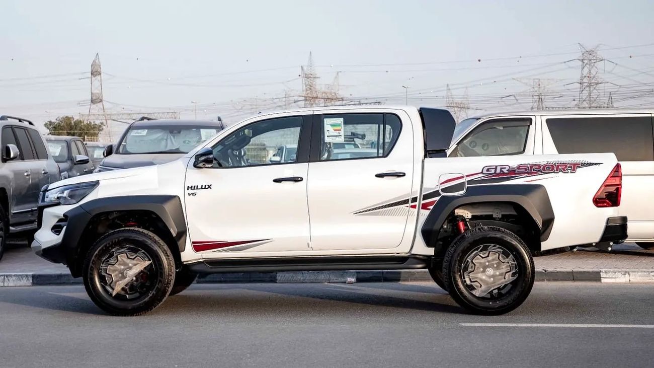 Toyota Hilux 4.0 л 2026 г. Белый