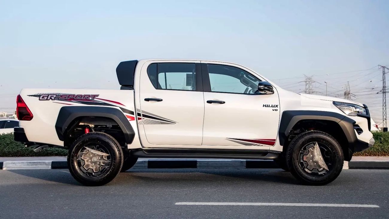 Toyota Hilux 4.0 л 2026 г. Белый