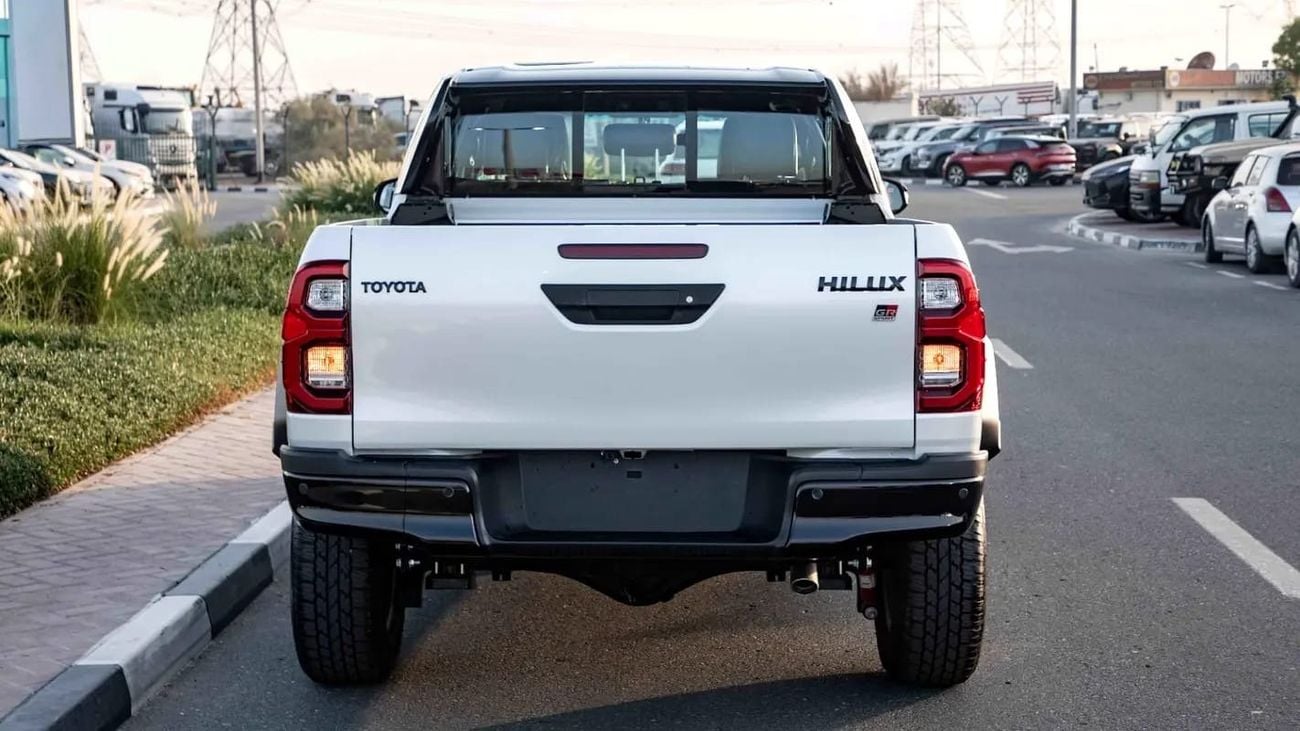 Toyota Hilux 4.0 л 2026 г. Белый