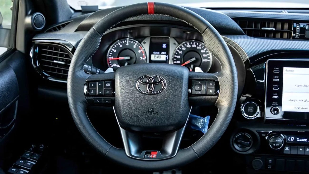Toyota Hilux 4.0 л 2026 г. Белый