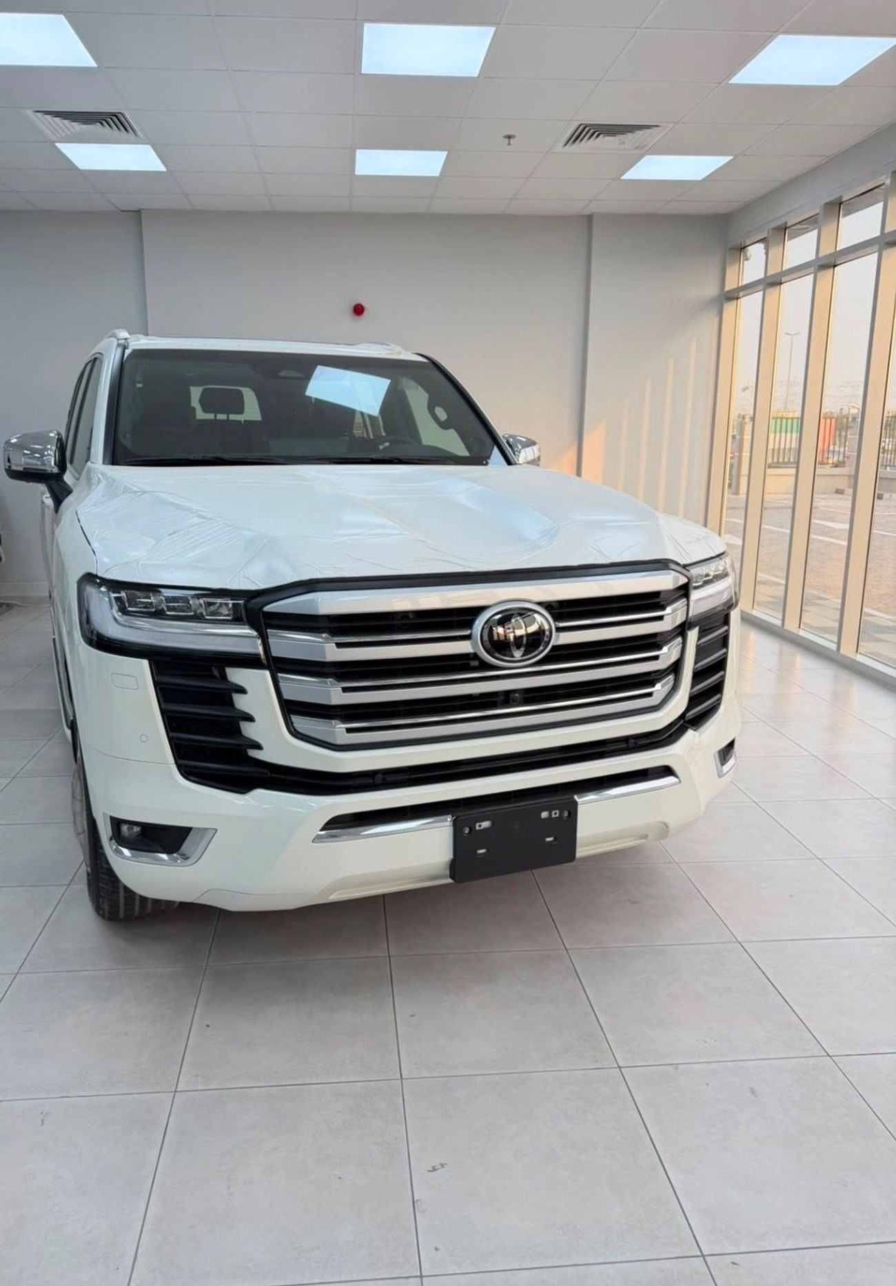 Toyota Land Cruiser 3.5 л 2026 г. Белый