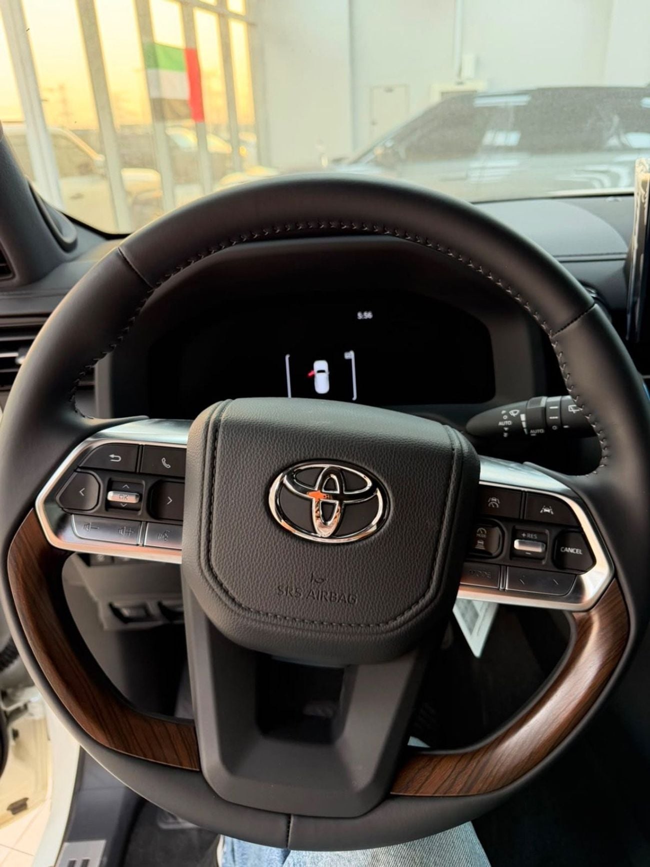 Toyota Land Cruiser 3.5 л 2026 г. Белый