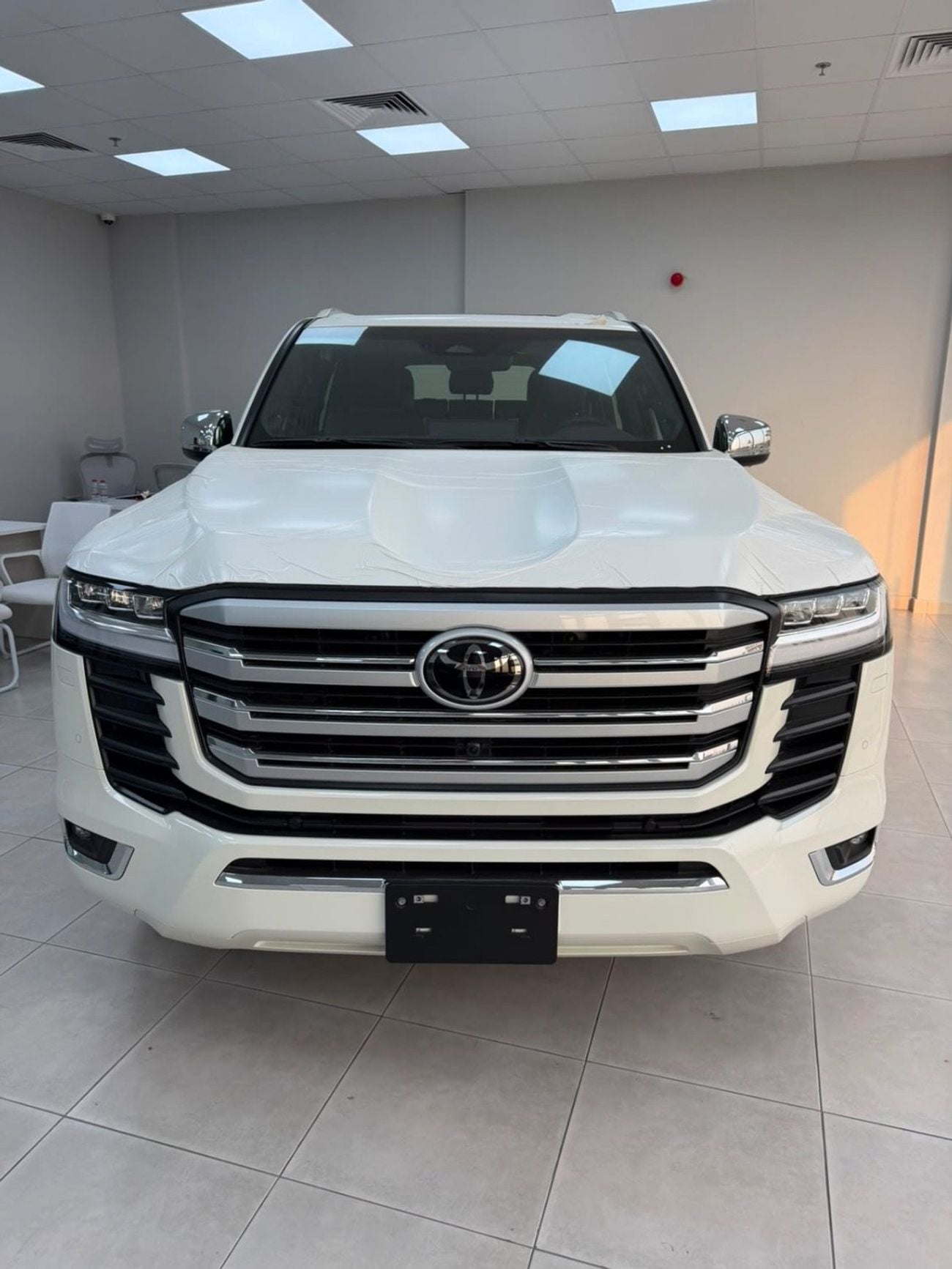 Toyota Land Cruiser 3.5 л 2026 г. Белый