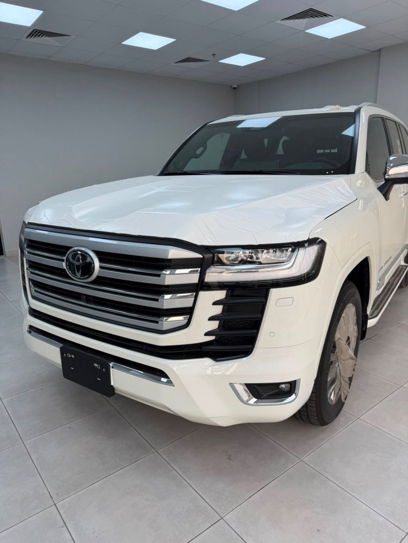 Toyota Land Cruiser 3.5 л 2026 г. Белый